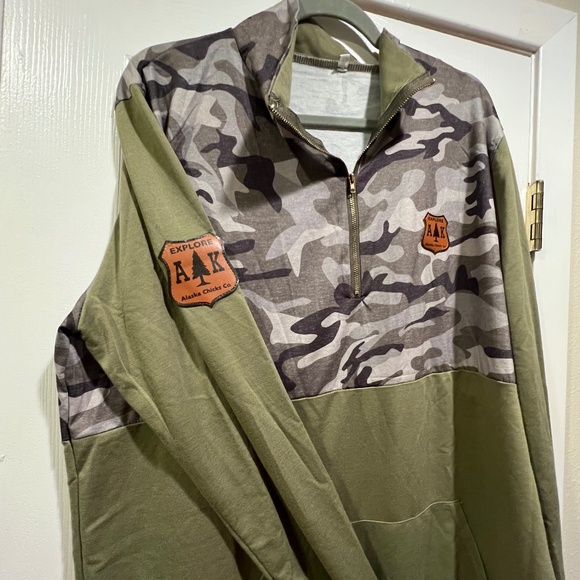 Alaska Chicks Co. Women’s Pullover Hoodie - Gray Camo/Olive Green - XXL - NWOT - Picture 2 of 5